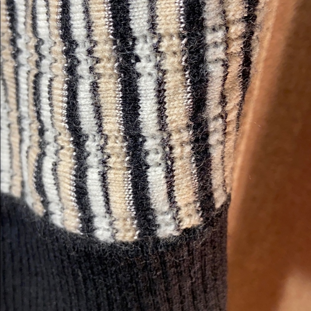 Sweater - Picture 5 of 5
